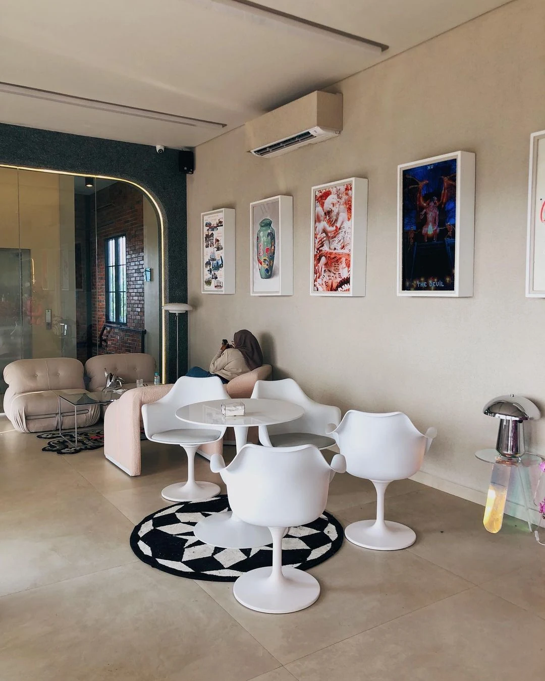 Coffee Shop Nyaman buat Nugas di Jakarta Terbaru