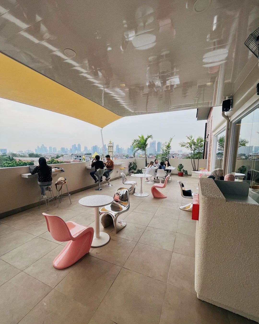 Tempat Nongkrong Rooftop di Jakarta View Bagus
