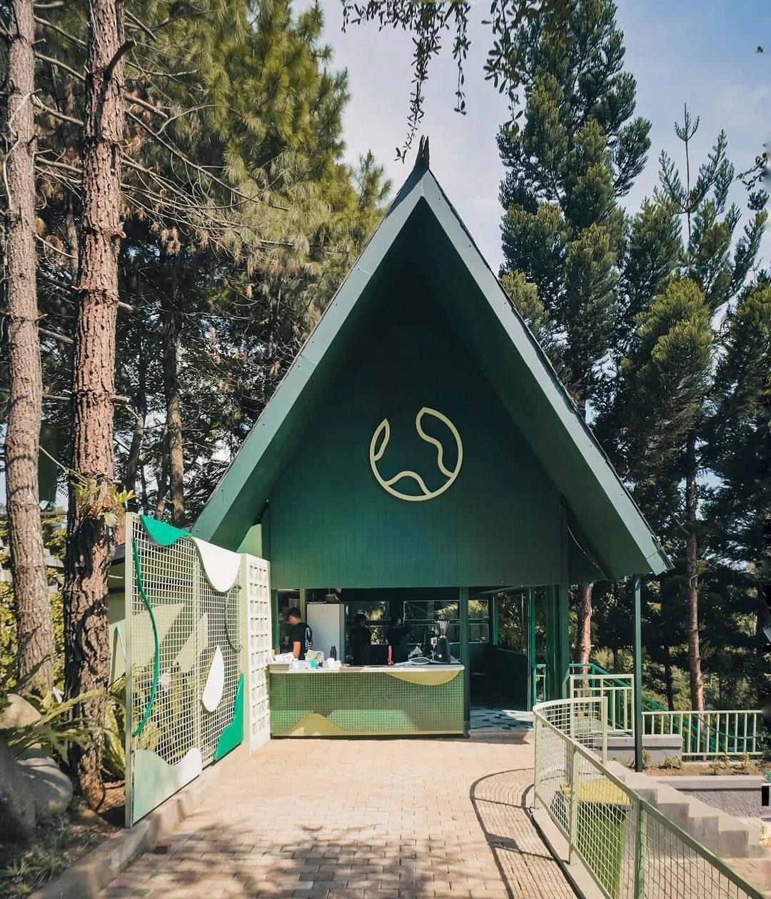 By The Forest Lembang Jam Buka, Menu & Lokasi