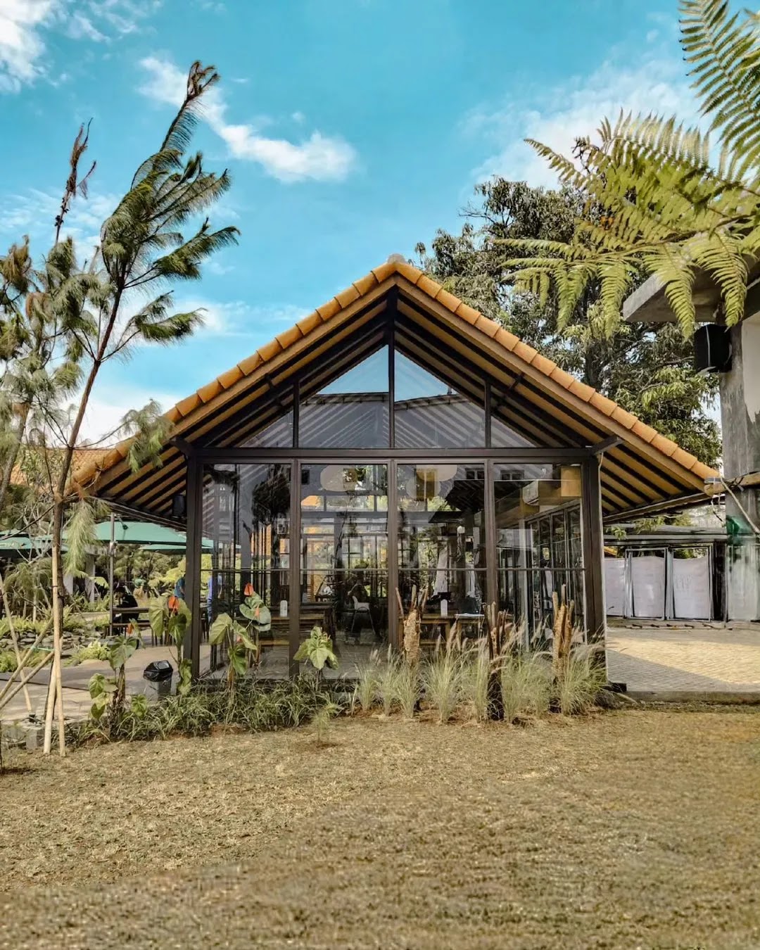 Hutanika Bandung Daftar Menu, Jam Buka & Lokasi