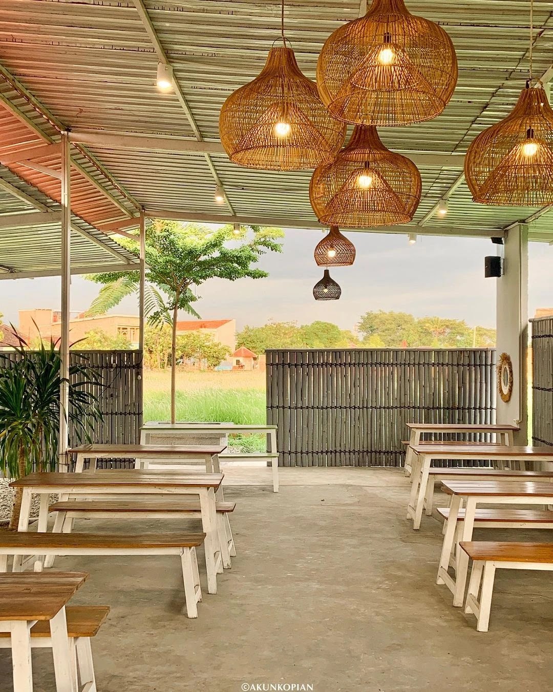 Nilu Interaksi Surakarta Daftar Menu & Lokasi