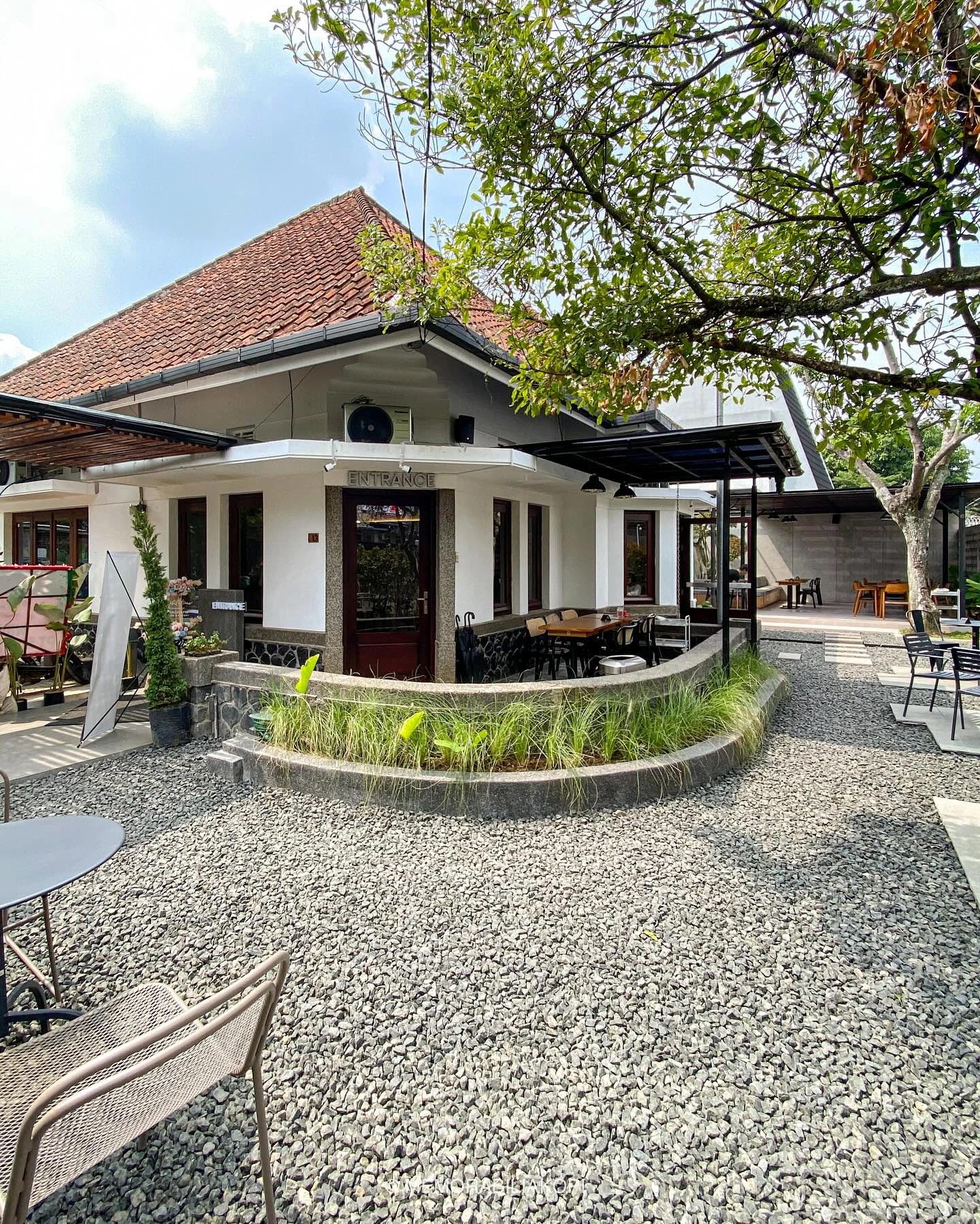 Paragraph Coffee & Eatery Bandung Daftar Menu & Lokasi