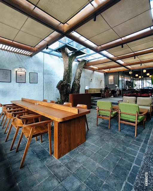 Gaya Brasserie Cihapit Bandung