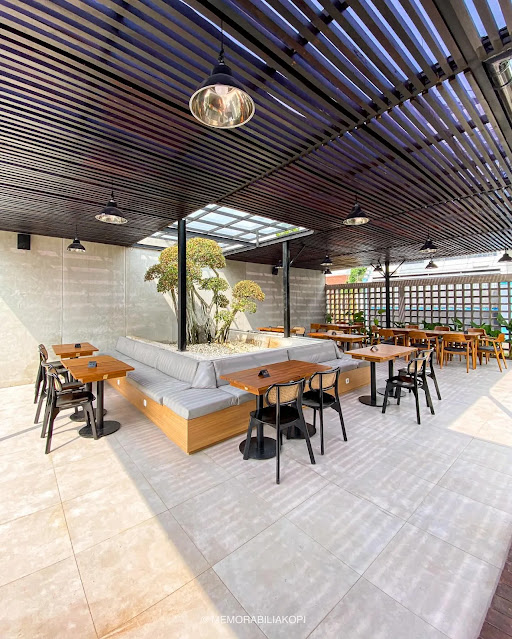 Paragraph Coffee & Eatery Bandung