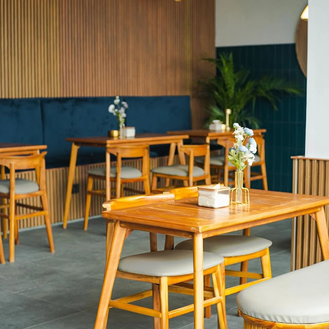 Eighteen4 Coffee and Eatery Medan Jam Buka & Lokasi